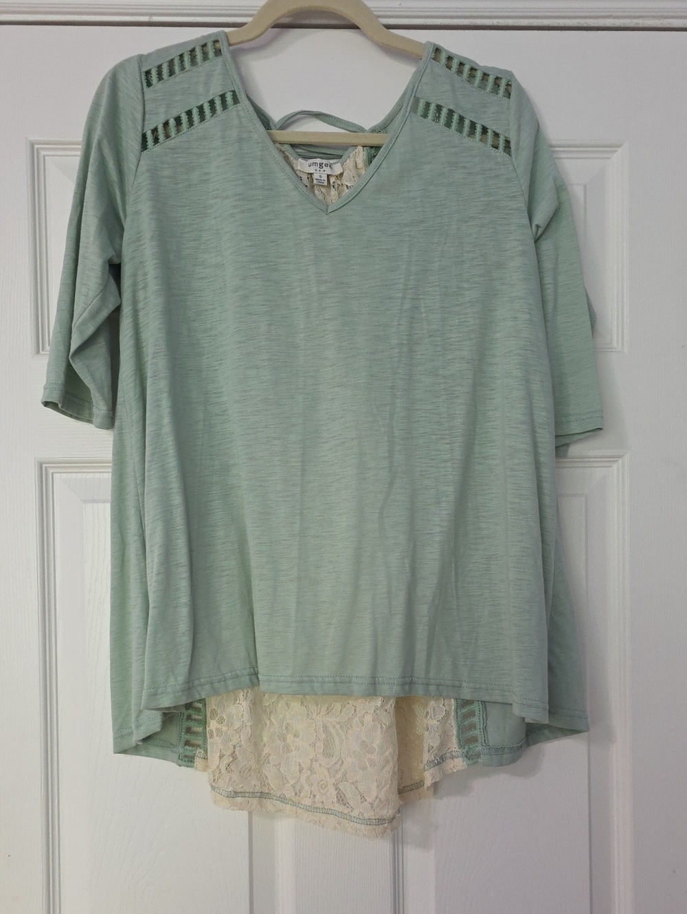 Umgee Mint Green V-Neck Lace-Back Tunic